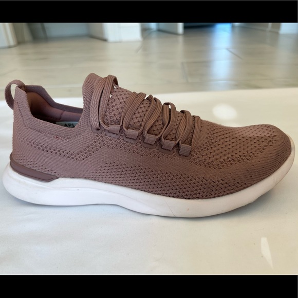 APL: Athletic Propulsion Labs Women's Techloom Breeze Sneakers - Pink 7.5 - Picture 4 of 10